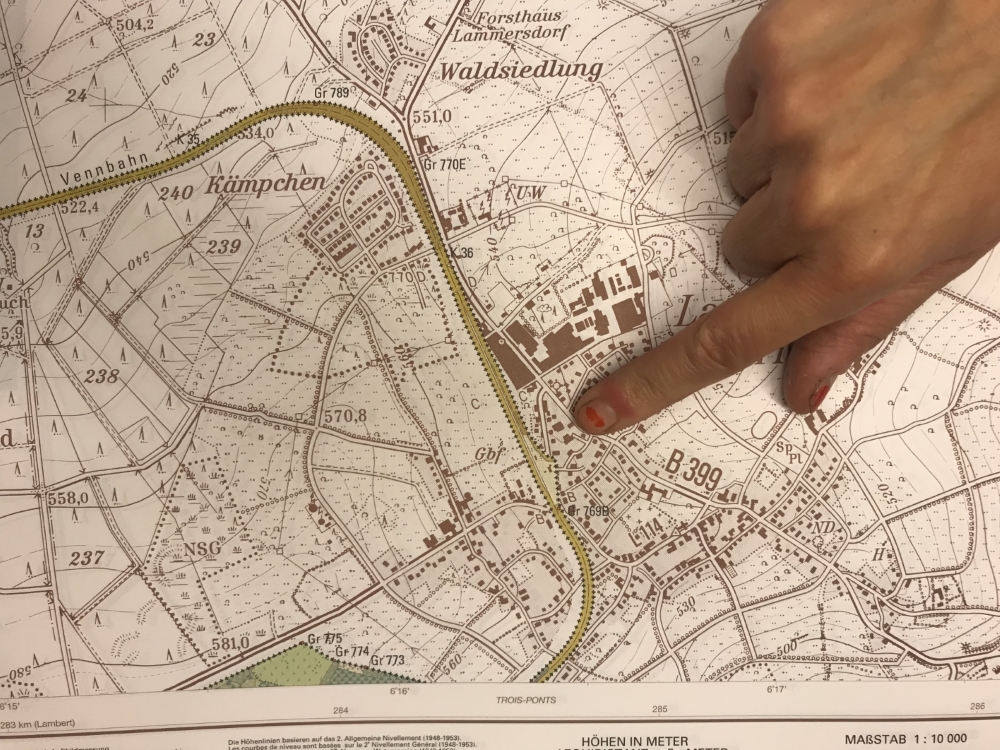 Une vue de chemin frontalier entre Belgique et Allemagne